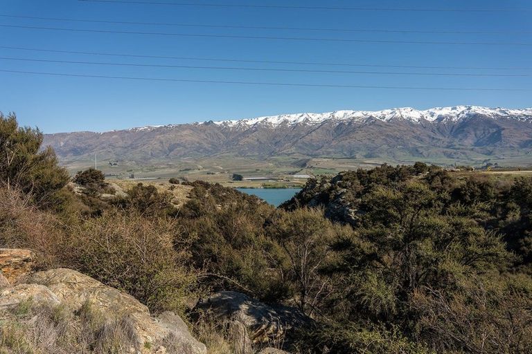 Photo of property in 38 Lakefront Terrace, Northburn, Cromwell, 9383