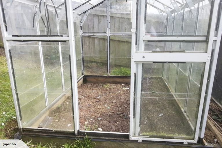 Photo of property in 35 Moffat Road, Red Beach, 0932