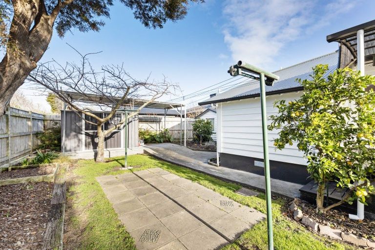 Photo of property in 239 Victoria Avenue, Hokowhitu, Palmerston North, 4410