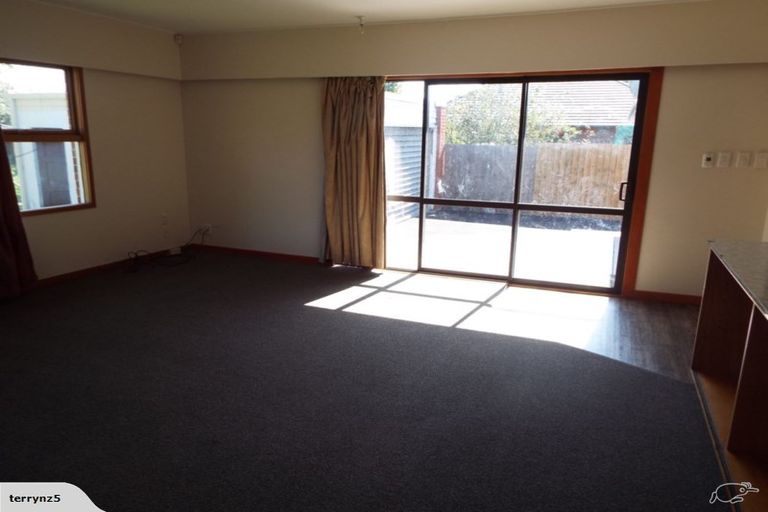 Photo of property in 71 Yaldhurst Road, Sockburn, Christchurch, 8042