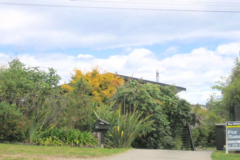 Photo of property in 25 Ingle Avenue, Waipahihi, Taupo, 3330