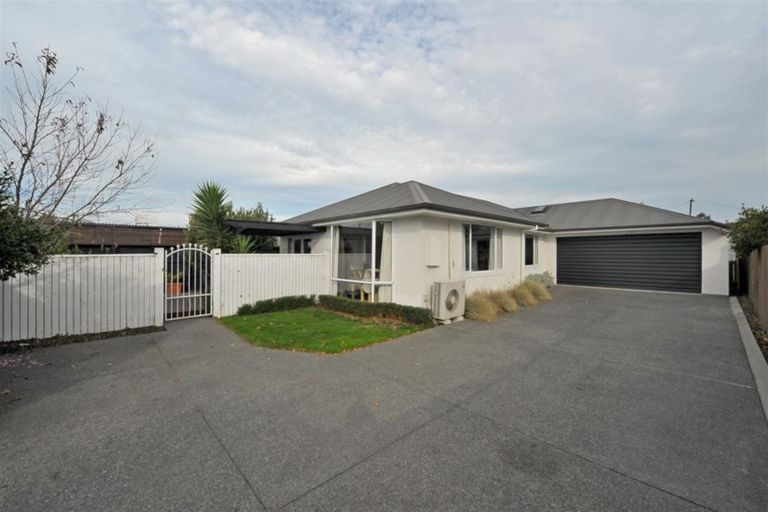 Photo of property in 511a Harewood Road, Harewood, Christchurch, 8051