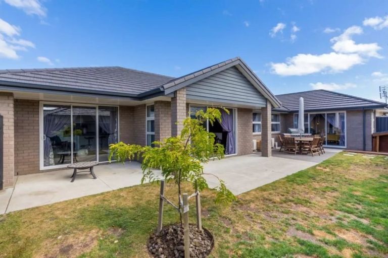 Photo of property in 21 Shillingford Boulevard, Rolleston, 7615