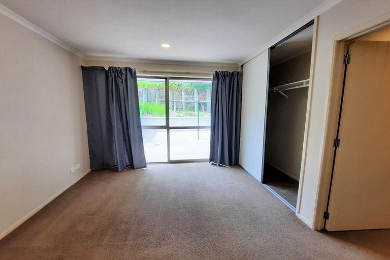 Photo of property in 10 Newbury Place, Schnapper Rock, Auckland, 0632
