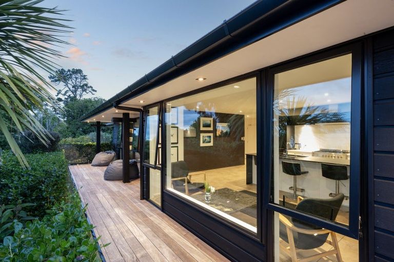 Photo of property in 4/17a Eastglen Road, Glen Eden, Auckland, 0602