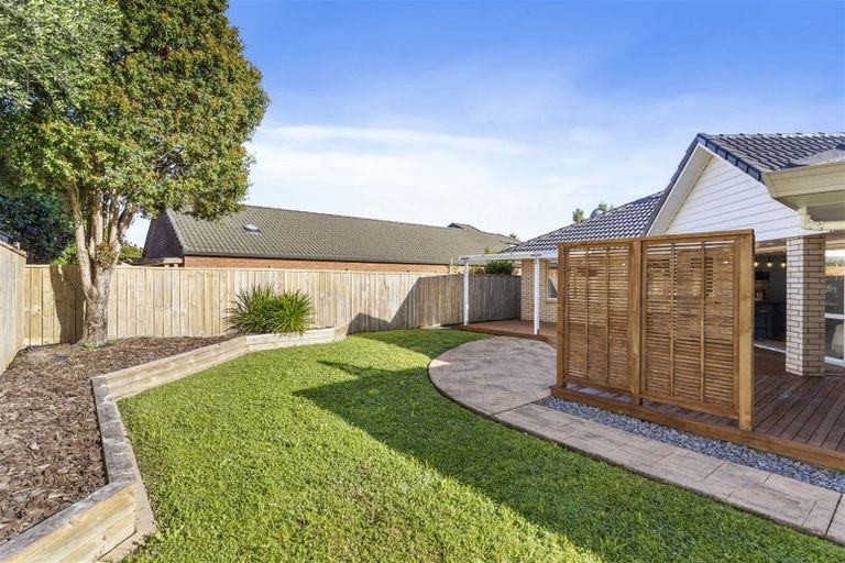 Photo of property in 29 Newbliss Crescent, East Tamaki Heights, Auckland, 2016