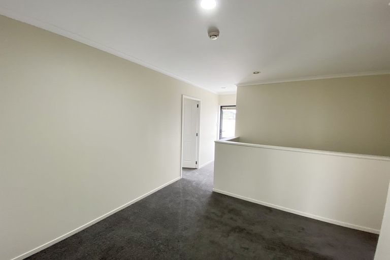 Photo of property in 23 Baverstock Road, Flat Bush, Auckland, 2016