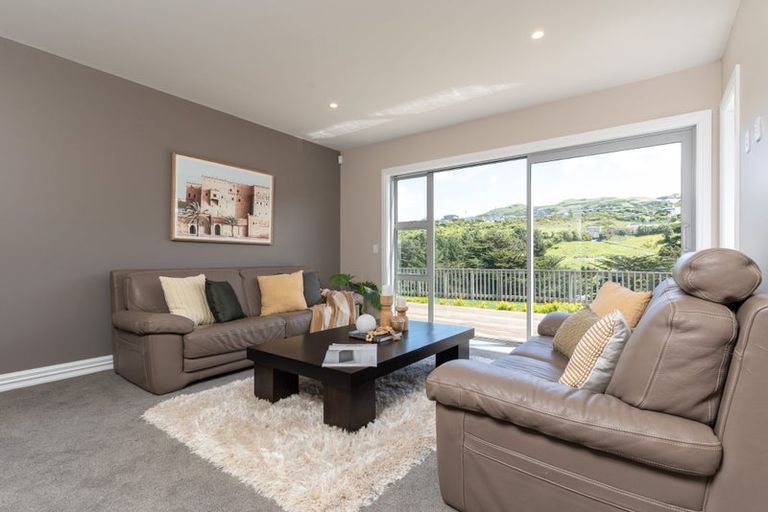 Photo of property in 22 Farnworth Terrace, Churton Park, Wellington, 6037