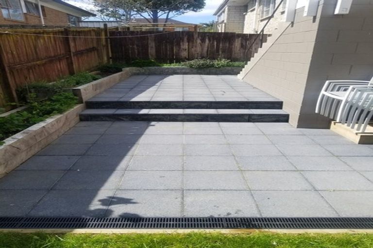 Photo of property in 1/79 Prince Regent Drive, Half Moon Bay, Auckland, 2012