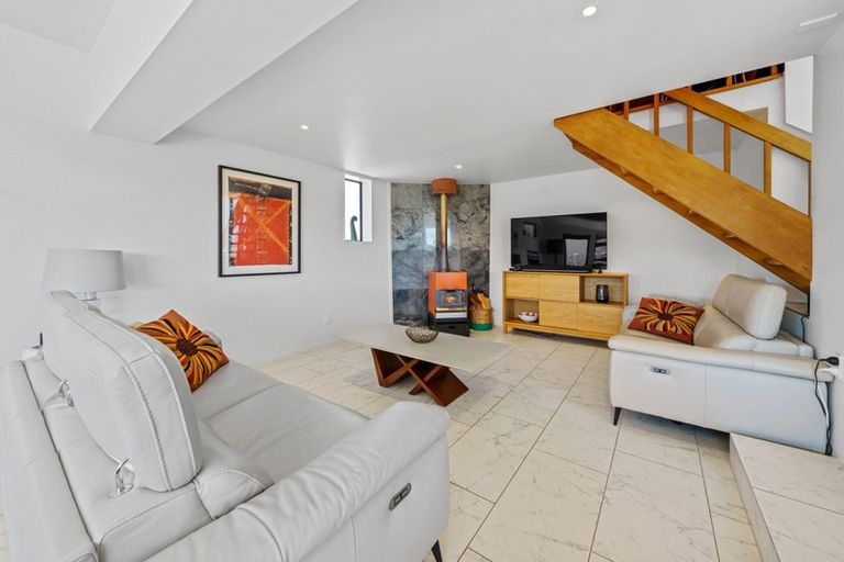 Photo of property in 12 Earn Place, Southgate, Wellington, 6023