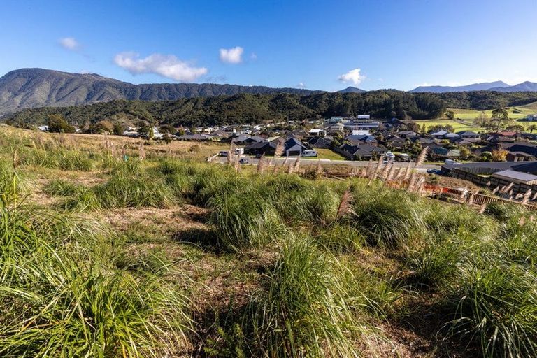 Photo of property in 10 Raukura Rise, Picton, 7220
