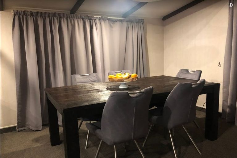 Photo of property in 21 Tauroa Road, Havelock North, 4130