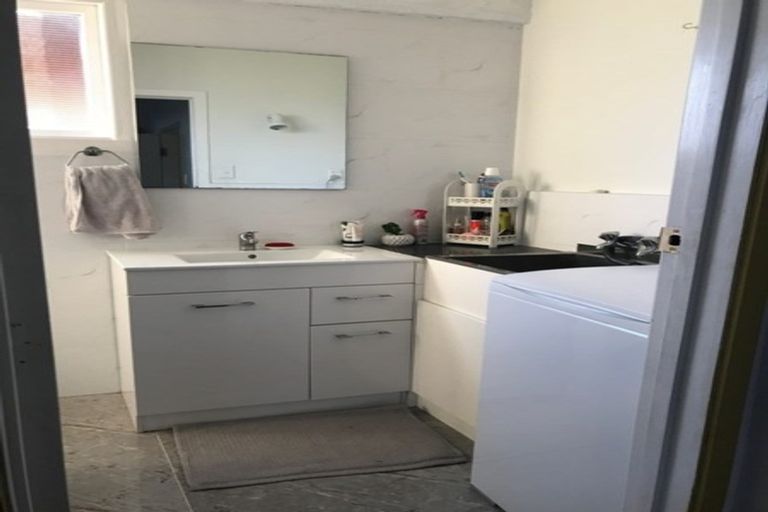 Photo of property in 18 Cheryl Place, Hillcrest, Auckland, 0627