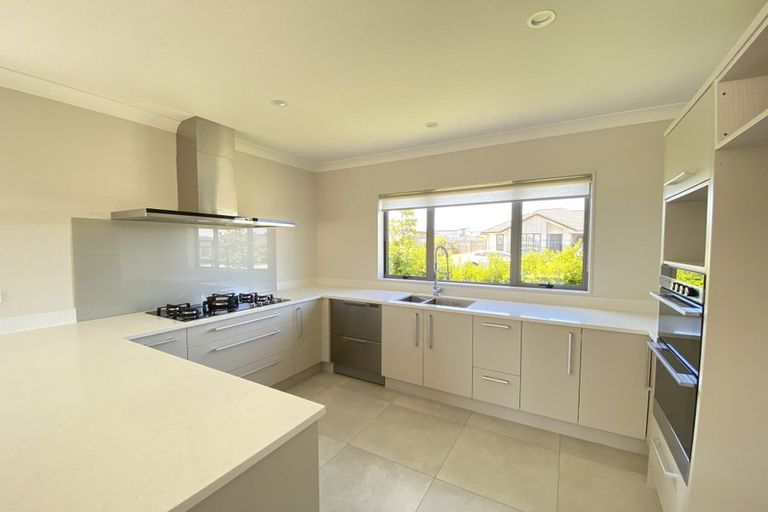 Photo of property in 6 Appaloosa Street, Karaka, Papakura, 2113