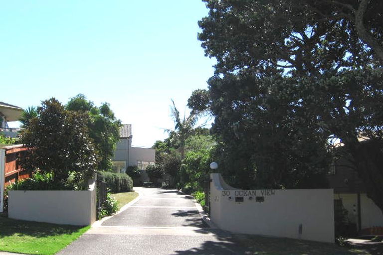 Photo of property in 2/30 Ocean View Road, Milford, Auckland, 0620
