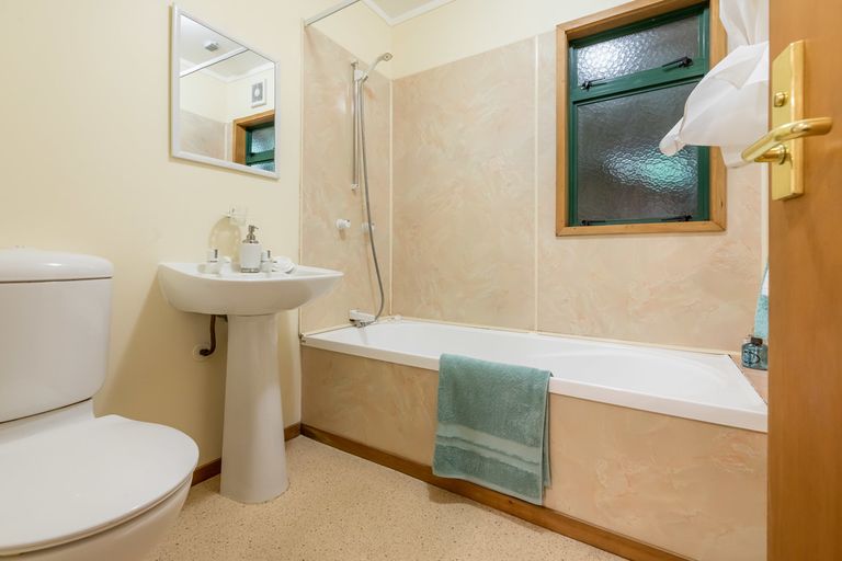 Photo of property in 207c Woodlands Park Road, Titirangi, Auckland, 0604