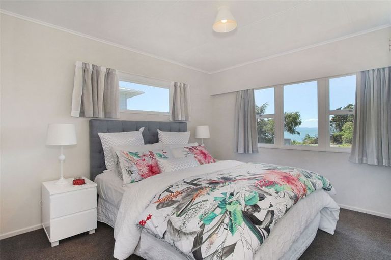 Photo of property in 11 Crispe Road, Clarks Beach, 2122