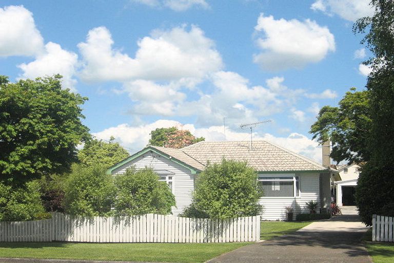 Photo of property in 46 Bowen Street, Cambridge, 3434