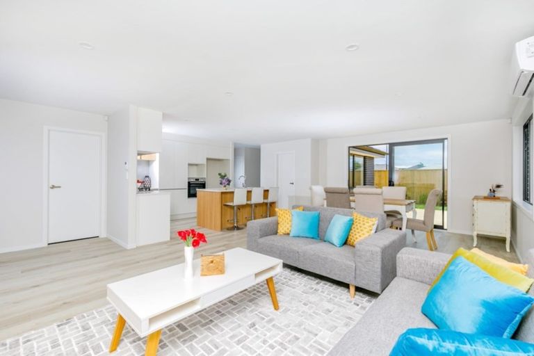 Photo of property in 11 Zadar Street, Kumeu, 0810