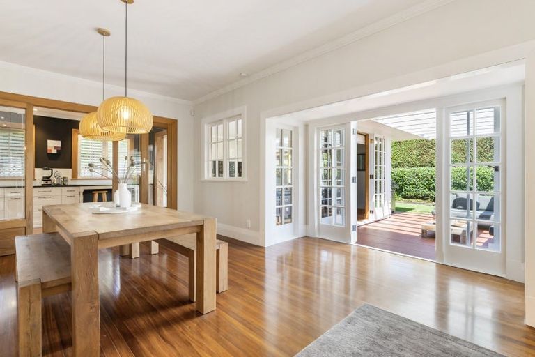 Photo of property in 28 Jubilee Avenue, Devonport, Auckland, 0624