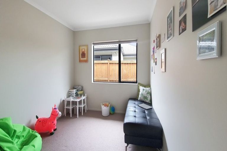 Photo of property in 13 Kirkaldy Street, Wattle Downs, Auckland, 2103