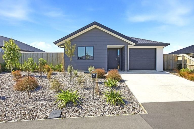 Photo of property in 10 Poipoi Place, Aranui, Christchurch, 8061