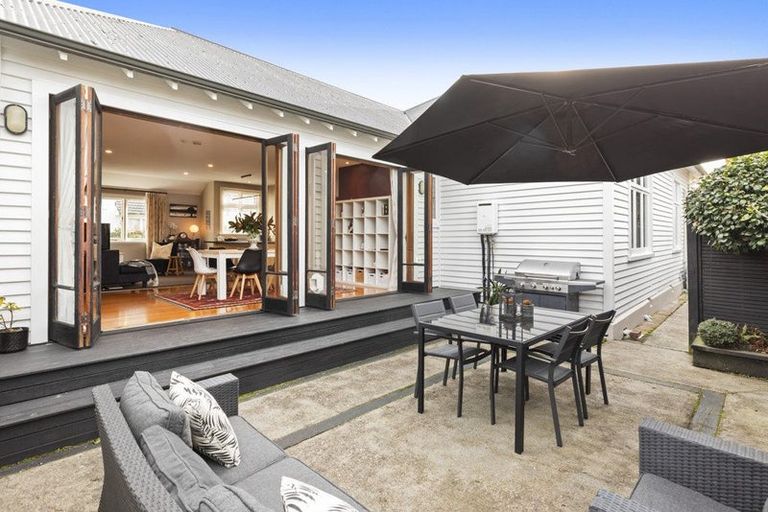 Photo of property in 32 Taylors Avenue, Bryndwr, Christchurch, 8052