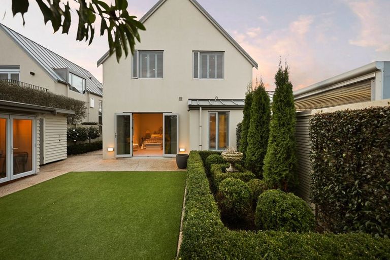 Photo of property in 4 Le Quesnoy Place, Cambridge, 3434