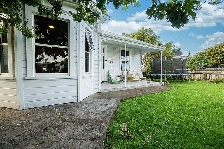 Photo of property in 19 Carey Street, Waitara, 4320