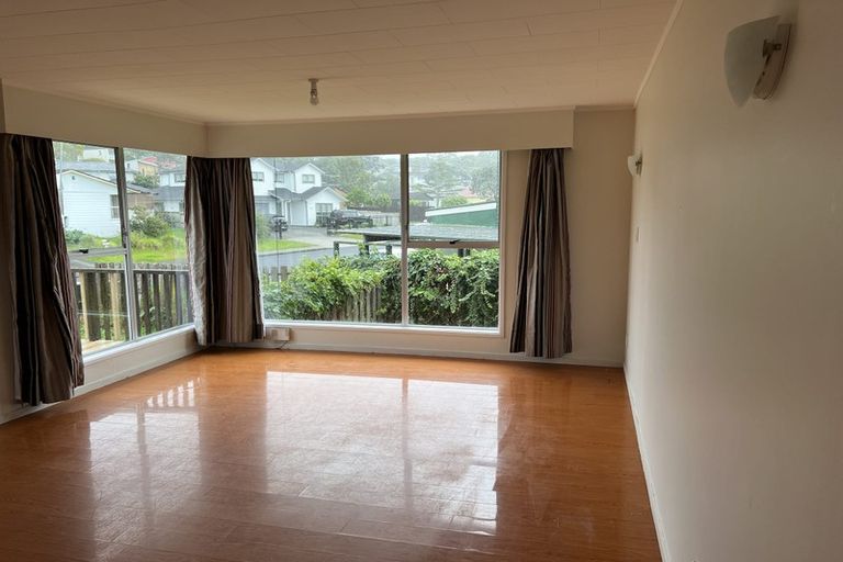 Photo of property in 17 Salamanca Road, Sunnynook, Auckland, 0620