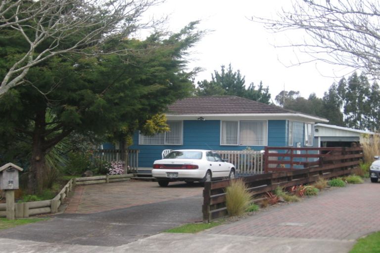 Photo of property in 32 Lipton Grove, Opaheke, Papakura, 2113