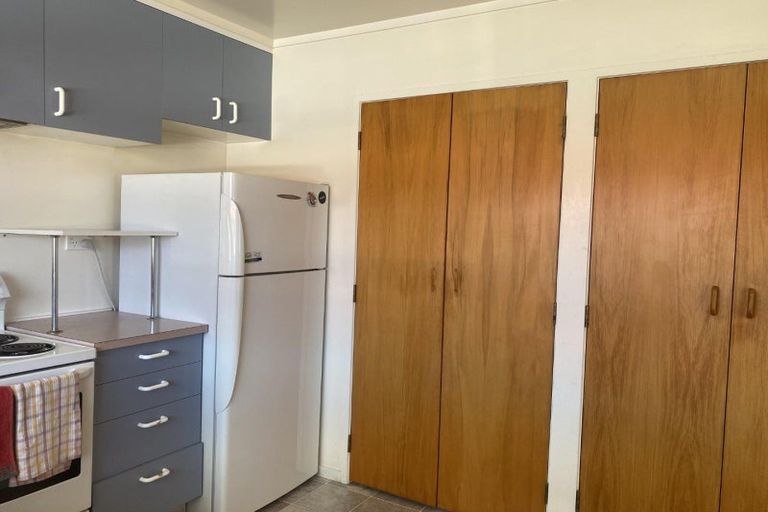 Photo of property in 18 Riverside Road, Orewa, 0931