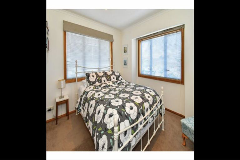 Photo of property in 35a Shortt Avenue, Mangere Bridge, Auckland, 2022