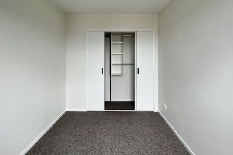 Photo of property in 5/60 Kelman Road, Kelston, Auckland, 0602