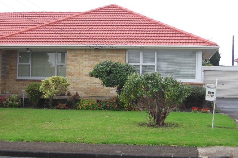 Photo of property in 37b Sunnyside Crescent, Papatoetoe, Auckland, 2025