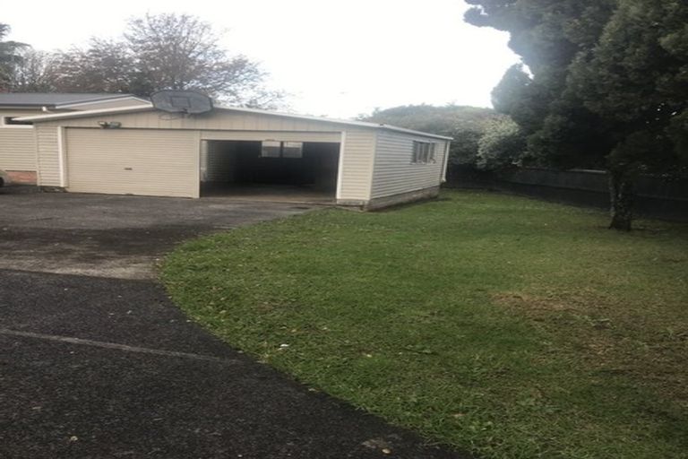 Photo of property in 2/20 Tonar Street, Northcote, Auckland, 0627