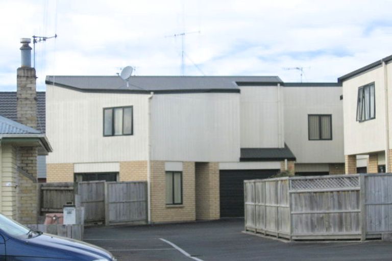 Photo of property in 1 Paterson Street, Frankton, Hamilton, 3204