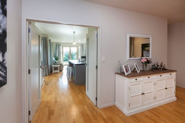 Photo of property in 43 Ruahine Place, Parklands, Christchurch, 8083