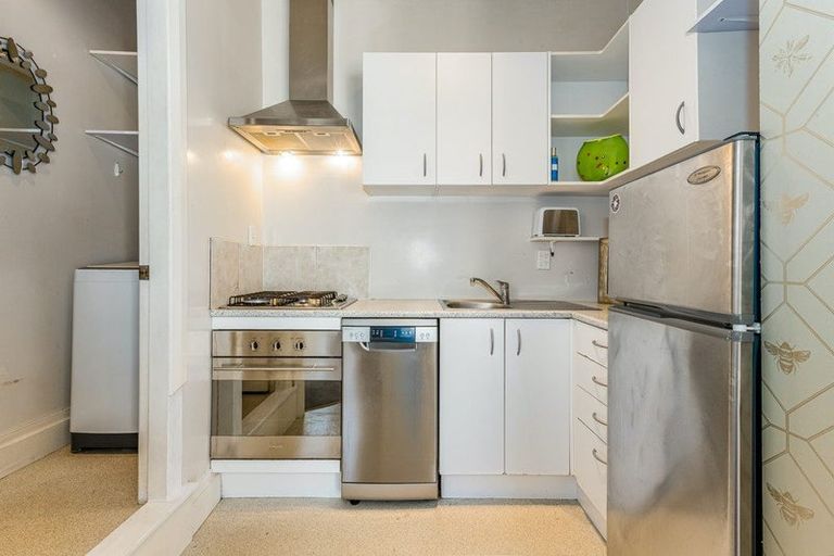 Photo of property in 19 Royal Street, Berhampore, Wellington, 6023