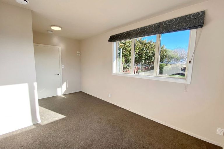 Photo of property in 33 Bellbrook Crescent, Shirley, Christchurch, 8013