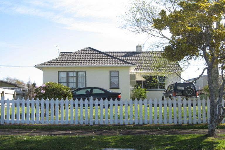 Photo of property in 56 Somerset Street, Brooklands, New Plymouth, 4310