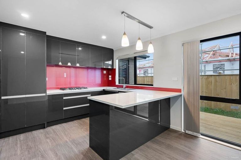 Photo of property in 13 Koroheke Road, Takanini, 2110