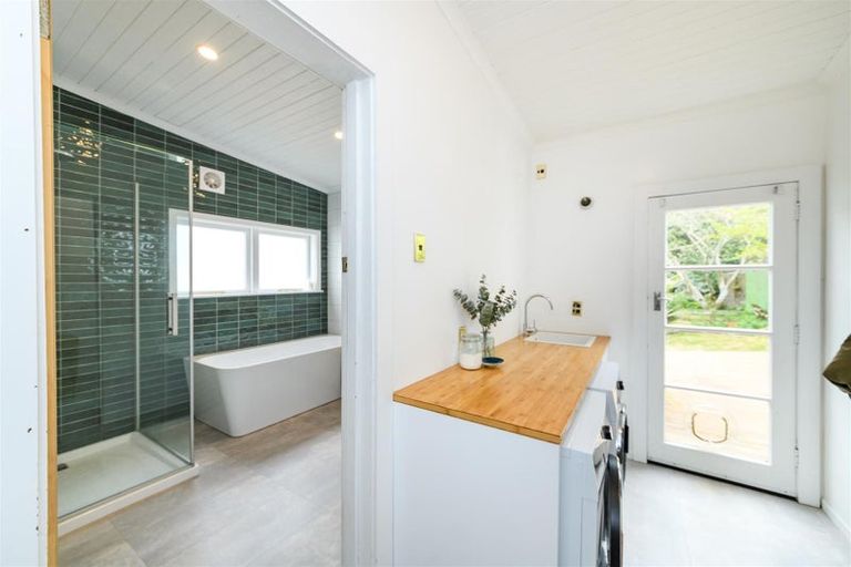 Photo of property in 93 Trickers Road, Bulls, 4818