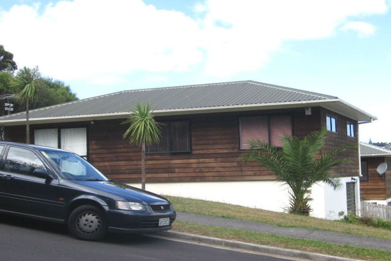 Photo of property in 1/24 Witheford Drive, Bayview, Auckland, 0629