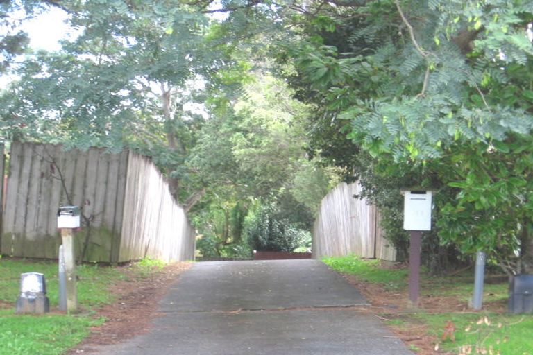 Photo of property in 114 Borich Road, Sunnyvale, Auckland, 0612