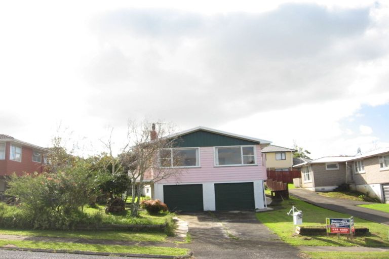 Photo of property in 44 Chatsworth Crescent, Pakuranga Heights, Auckland, 2010