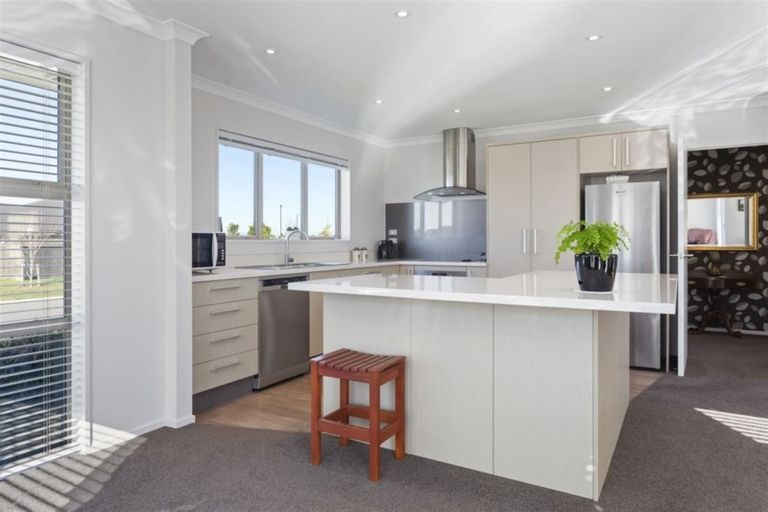 Photo of property in 16 Watkins Drive, Rangiora, 7400