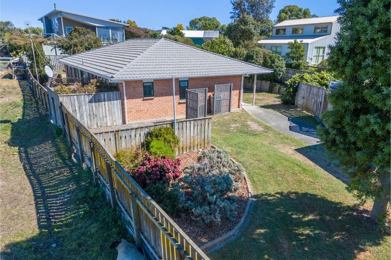 Photo of property in 13 Brendan Drive, Te Horo Beach, Otaki, 5581
