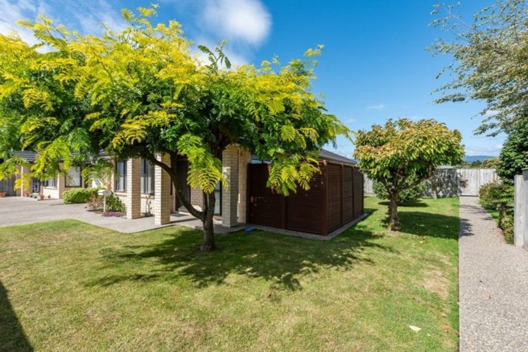 Photo of property in 11 Ian Peter Way, Otaki, 5512