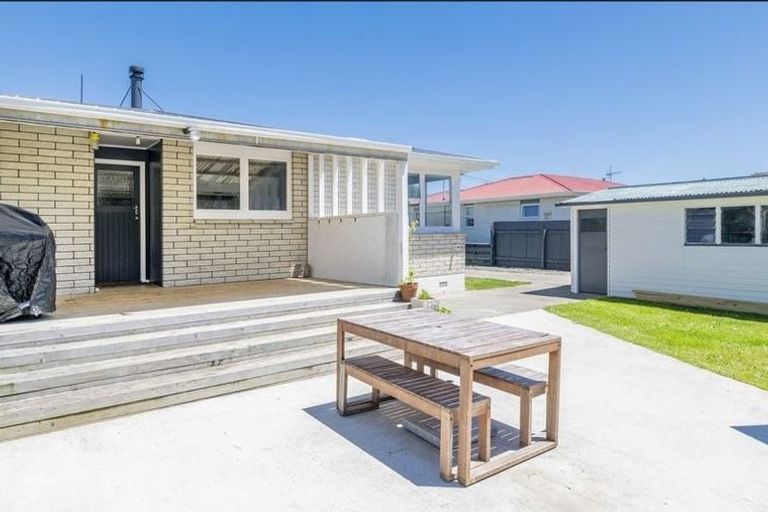 Photo of property in 172 Queen Street West, Levin, 5510